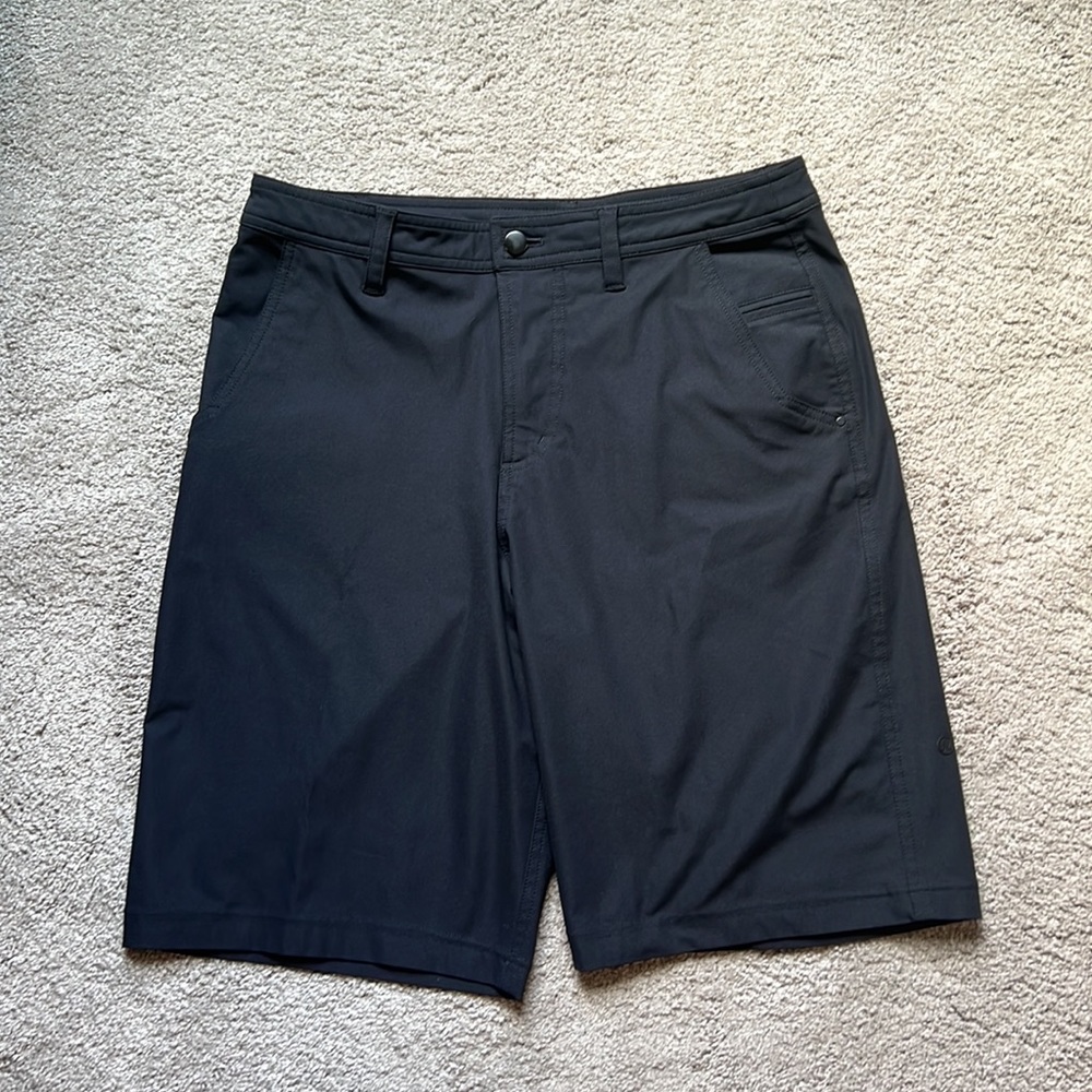 Lululemon men’s black size 32 / medium Shorts